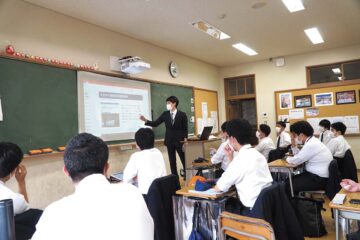 「聖書」の授業／聖学院中学校・高等学校 focus