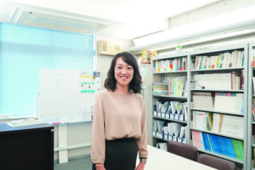 〔卒業生を尋ねて〕歩む人たち＿竹渕 香織 先生（聖学院大学　卒業生）