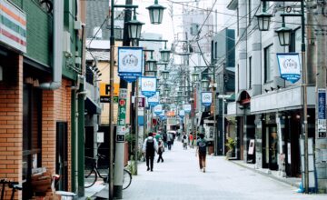 JR駒込駅東口「さつき通り商店街」