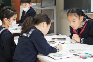 【NEWS LETTER No.288】聖学院小学校＆学校法人聖学院 －聖学院創立120周年特別授業 「はじめてのロゴデザイン」 〜4年生〜 －